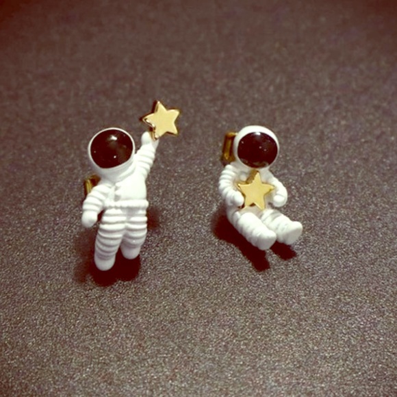 Jewelry - 🆕🌟MiniAstronatStarStudPiercedEarringSetUnisex🌟